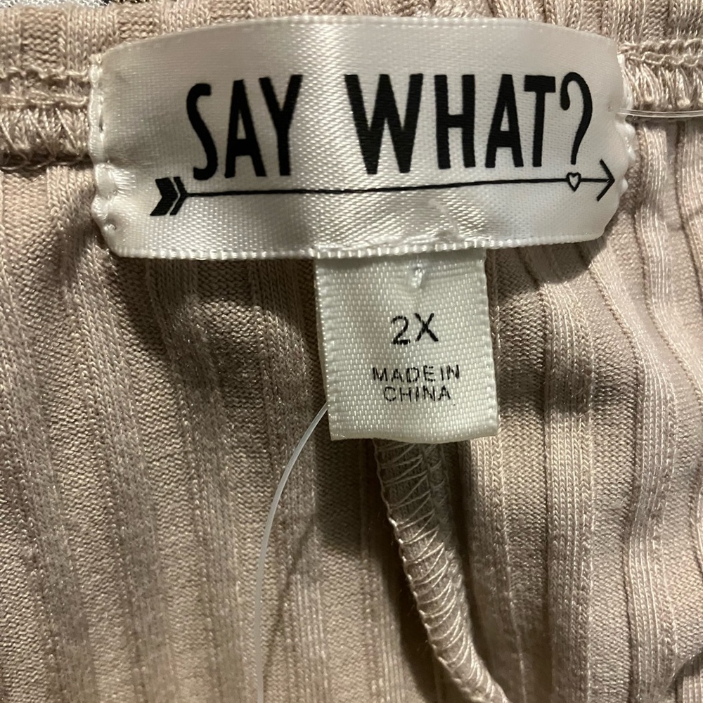 NWT Off The Shoulder Dress. - Picture 4 of 5